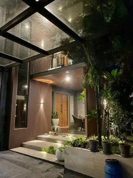 DIJUAL RUMAH MEWAH 2 LANTAI FULL FURNISH, CEMARA BANYUMANIK, SEMARANG
