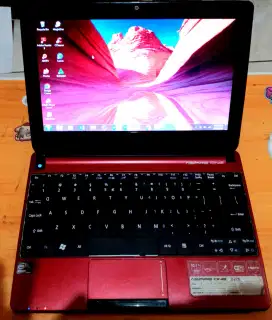 Notebook Acer One D270 warna merah