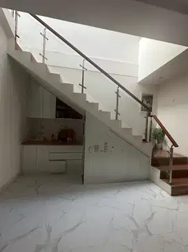 Disewakan/ For Rent Town House Istana Kebagusan Nyaman dan Strategis