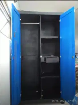 Lemari baju kaca dua pintu dijual murah hari ini