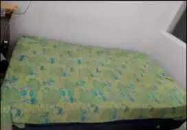 Jual dua matras sekaligus kain masih kuat.