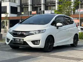 MULUS TERAWAT LIKE NEW ! Honda Jazz 1.5 RS AT 2015 Putih