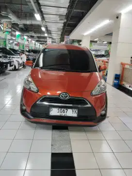 Toyota Sienta 1.5 V 2017 Automatic