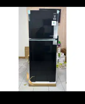 di jual kulkas merk Aqua inverter 2 pintu