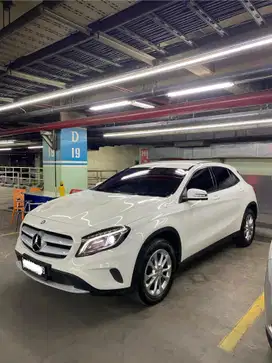 Mercedes-Benz GLA200 AT 2016