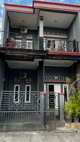 Dijual cepat rumah 2 lantai air satelit listrik 2200 watt