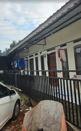 KONTRAKAN 3 SEKAT