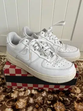 Sepatu NIKE AF1 triple white size 9.5 / 27.5 cm