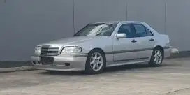 Mercedes Benz C200 Matic