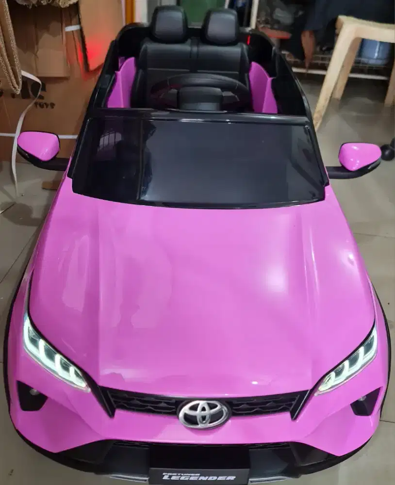 Mobil Aki FORTUNER LEGENDER PMB M 7588 ( Warna Pink )