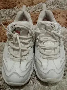 Preloved sepatu Skechers