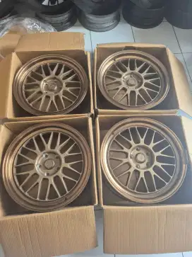 Velg Rays R18 pcd 5×114.3 lebar 8 et40..4pcs