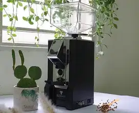 Grinder Kopi Eureka in Italy
