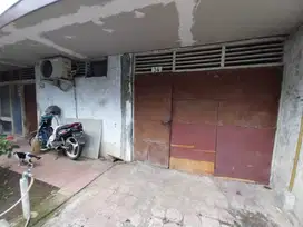 Rumah Bangunan Tua SHM di Pulo Asem, Jakarta Timur
