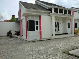 Rumah cantik dalam perumahan titibumi jln godean strategis