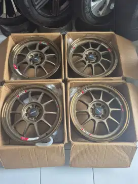 Velg venom R16 pcd 4×114.3/100 lebar 7 et42...4pcs