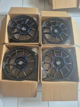 Velg venom R15 pcd 4×100/114.3 lebar 6,5 et42..4pcs