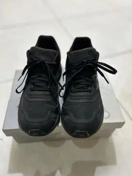 Sepatu anak adidas