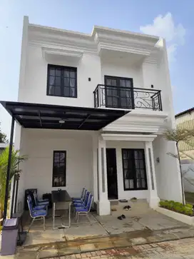 Rumah 2 lantai bagus di BSD dekat stasiun