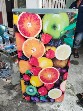 Kulkas 1pintu sharp kondisi normal dingin beku siap pakai