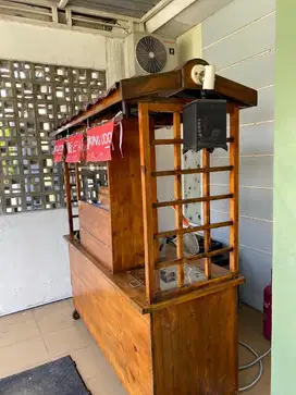 Dibutuhkan karyawan untuk jaga stand ramen