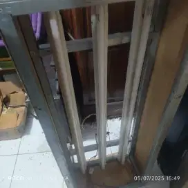 Sarang Lampu Bekas Toko – Cocok Buat Gudang / Usaha / Workshop
