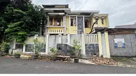 Rumah Besar 2 Lantai Hook Jalan 2 Mobil Lega 20 Meter Ke EcoPark Tebet