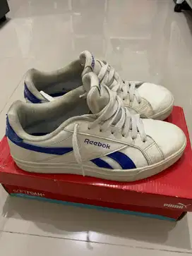 Sepatu Reebok White