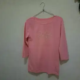 Kaos wanita warna pink