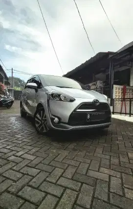 Toyota Sienta V Matic 2017