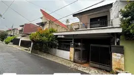 Rumah 2 Lantai Akses Jalan 2 Mobil Lega Dekat Taman Di Tebet Barat