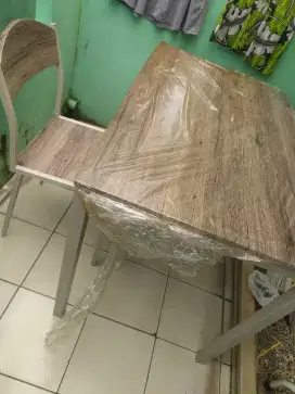 meja makan & kursi 4