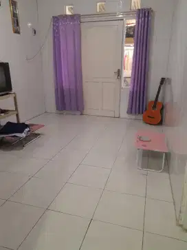 Rumah DI Kontrakan Tahunan / Di Jual