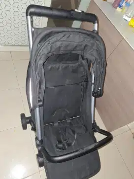 Stroller lipat merk mothercare