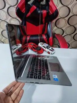 Laptop Design Slim Acer Swift Core i5 Ram 8/256gb Ssd Siap Pakai COD