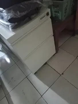 Dijual drawer 2 pintu ccok pnyimpanan file/berkas