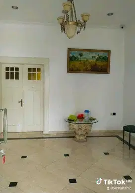 Rumah Tempat Usaha Disewakan Strategis Siap Huni Raya Gubeng Surabaya
