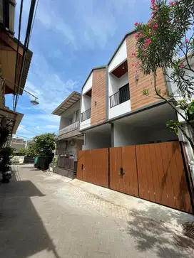 Rumah Murah 2 Lantai SHM Poris Indah  Cipondoh Tangerang Banten
