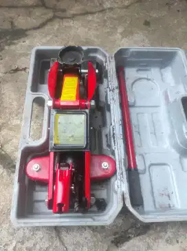 Dongkrak  mobil 2ton