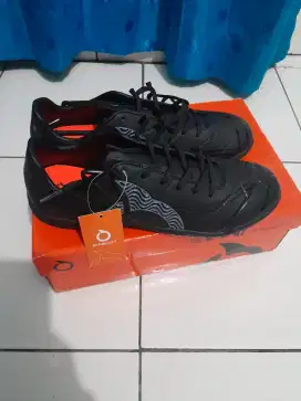 Sepatu futsal ortuseight original