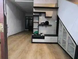 Rumah Strategis untuk Usaha di Jalan Sangkuriang Barat