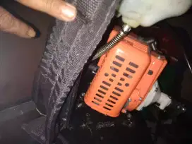 Mesin rumput bekas merk tesla 2 ttak komdisi baik mulus