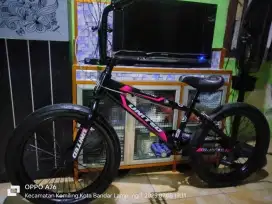 Sepeda BMX BAN JUMBO ukuran 20
