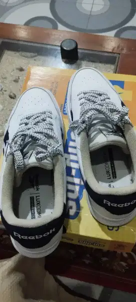 Sepatu casual modren