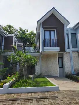 Rumah 2 Lantai di Puri Gading Bukit Jimbaran,one Gates,club House
