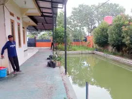 RUMAH DAN KOLAM IKAN DI SOREANG