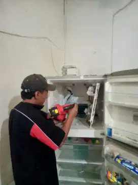 Jasa cek kulkas,isi freon & gnti komperesor Bergaransi