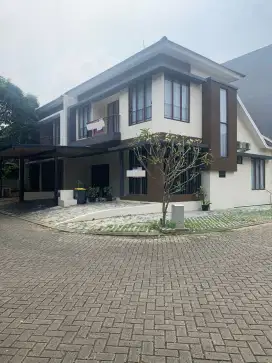 Rumah Mewah Dijual di Cluster Fortune Graha Raya Bintaro