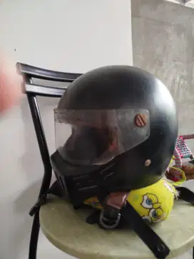 Helm Cakil hitam doff