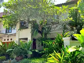 Rumah tropical modern di bintaro dekat lottemart ada kolam renang prib